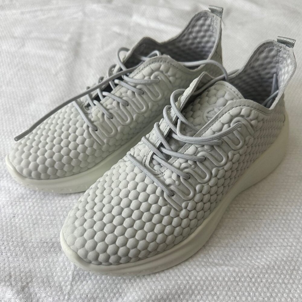 Brand New ECCO Women Sneakers-Light-Gray Honeycomb Texture-Size US6.5/EU37